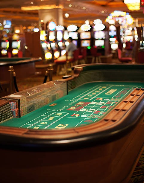 Live roulette table with professional dealer